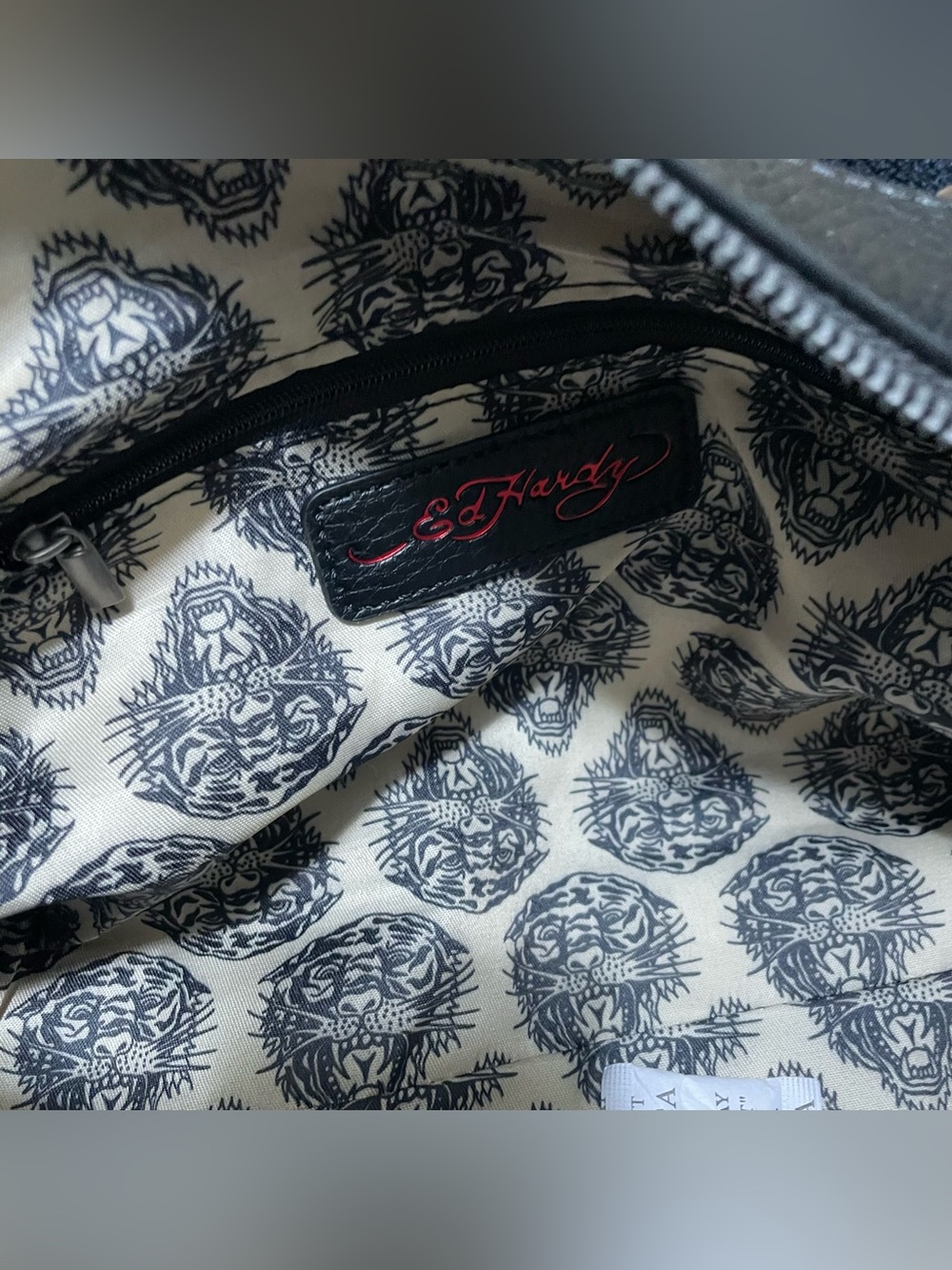 ED Hardy - Picture 3 of 6